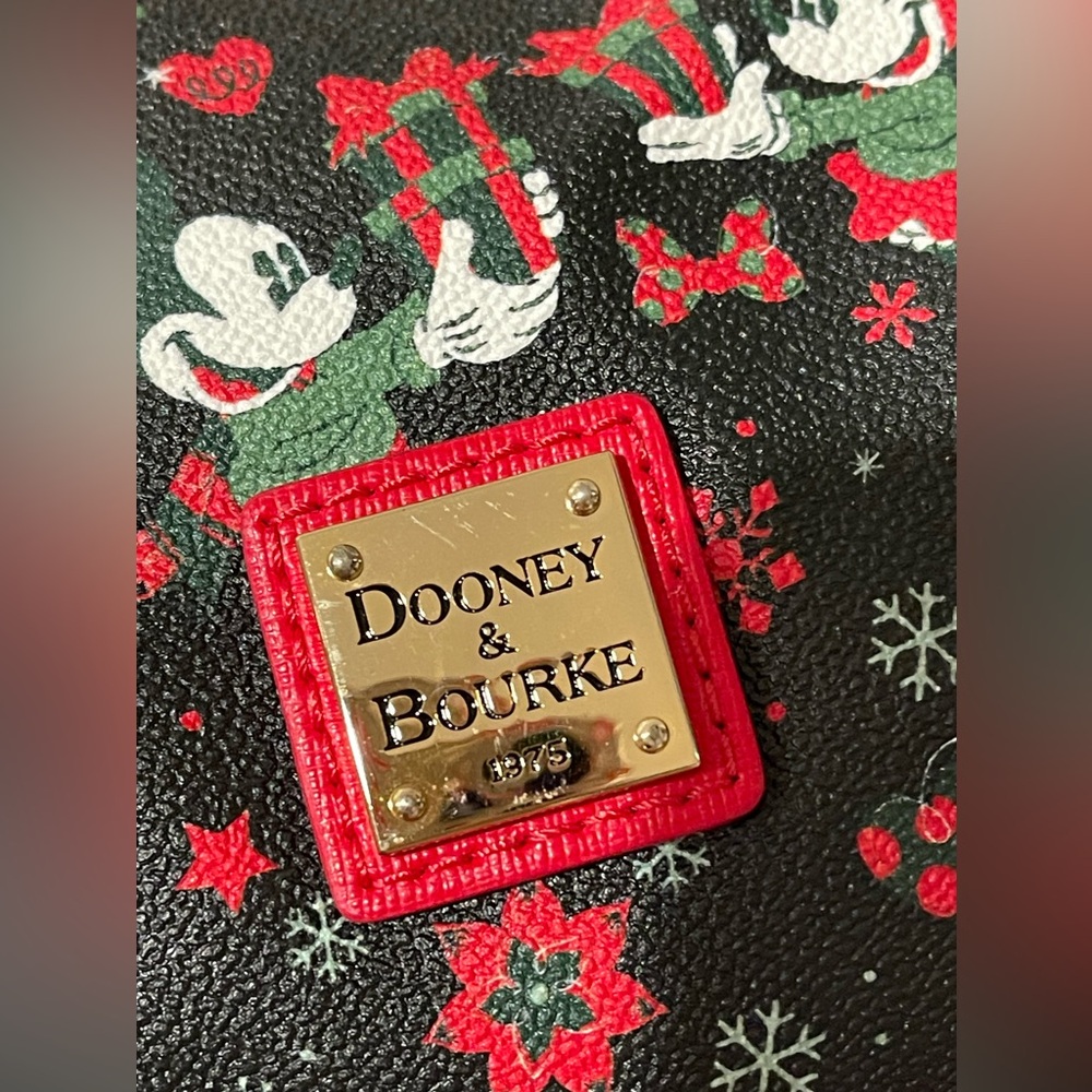 2017 Disney Dooney & Bourke Christmas Woodland Winter Crossbody Satchel Hand Bag - Picture 3 of 13